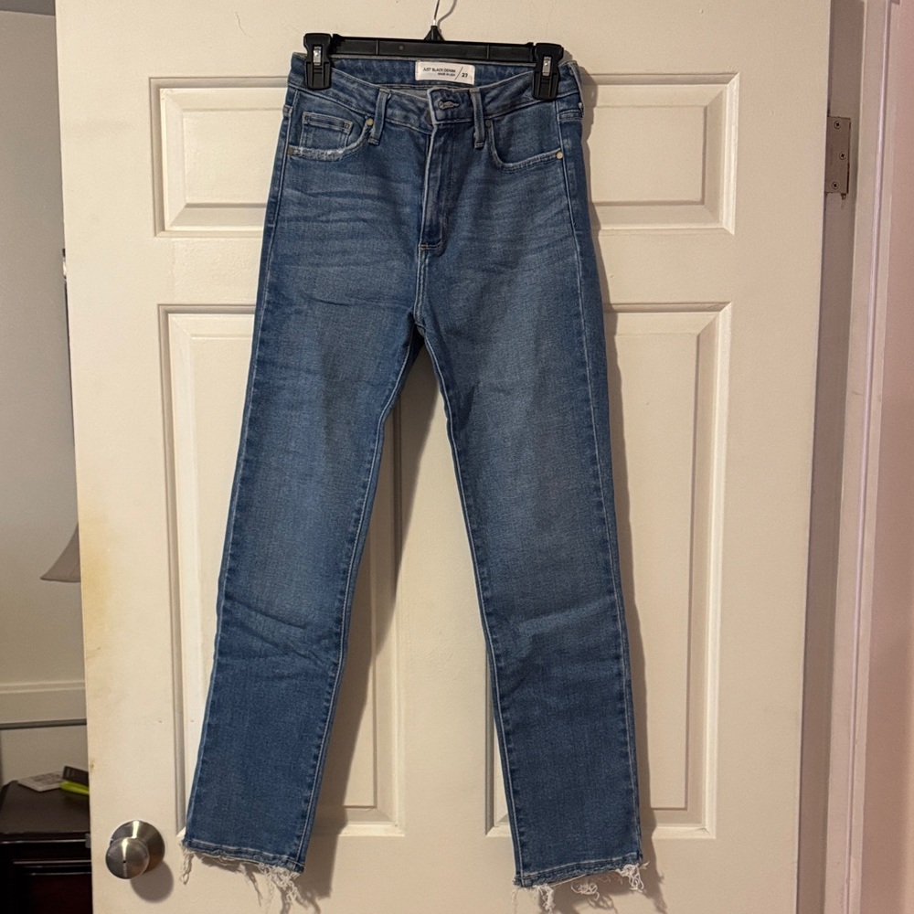 Just Black Mid-Rise Straight Leg Jeans in Faded Blue